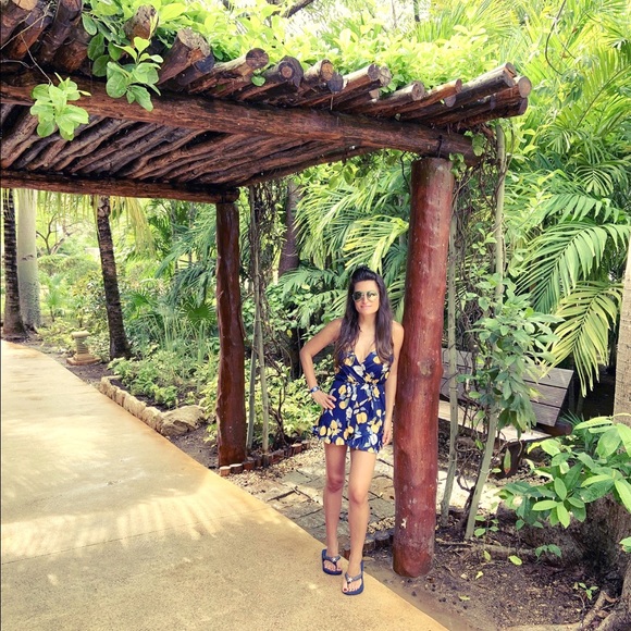 Welcome to my closet! - Picture 2 of 4